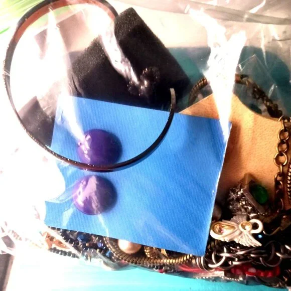 Bag Mixed Jewelry Lot Vintage Morden -Craft Lot - 10ozs - Picture 3 of 7